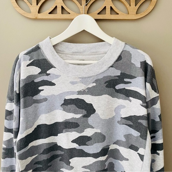 aerie Camo Pullover Sweatshirt Gray Sz Small - Picture 2 of 10